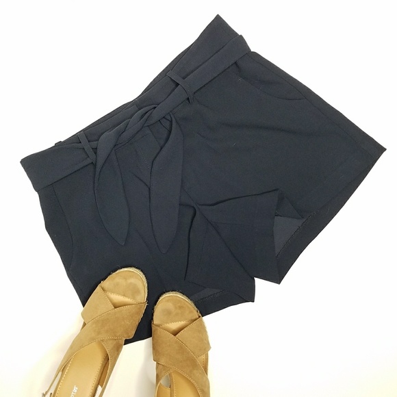 Cynthia Rowley Pants - CYNTHIA ROWLEY Navy Tie Front Shorts, Size 6